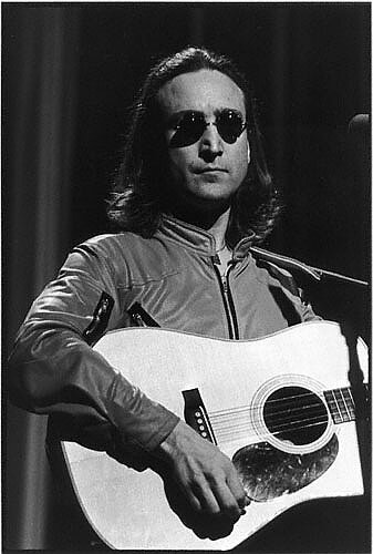 John Lennon Guitar BW 1975.jpg